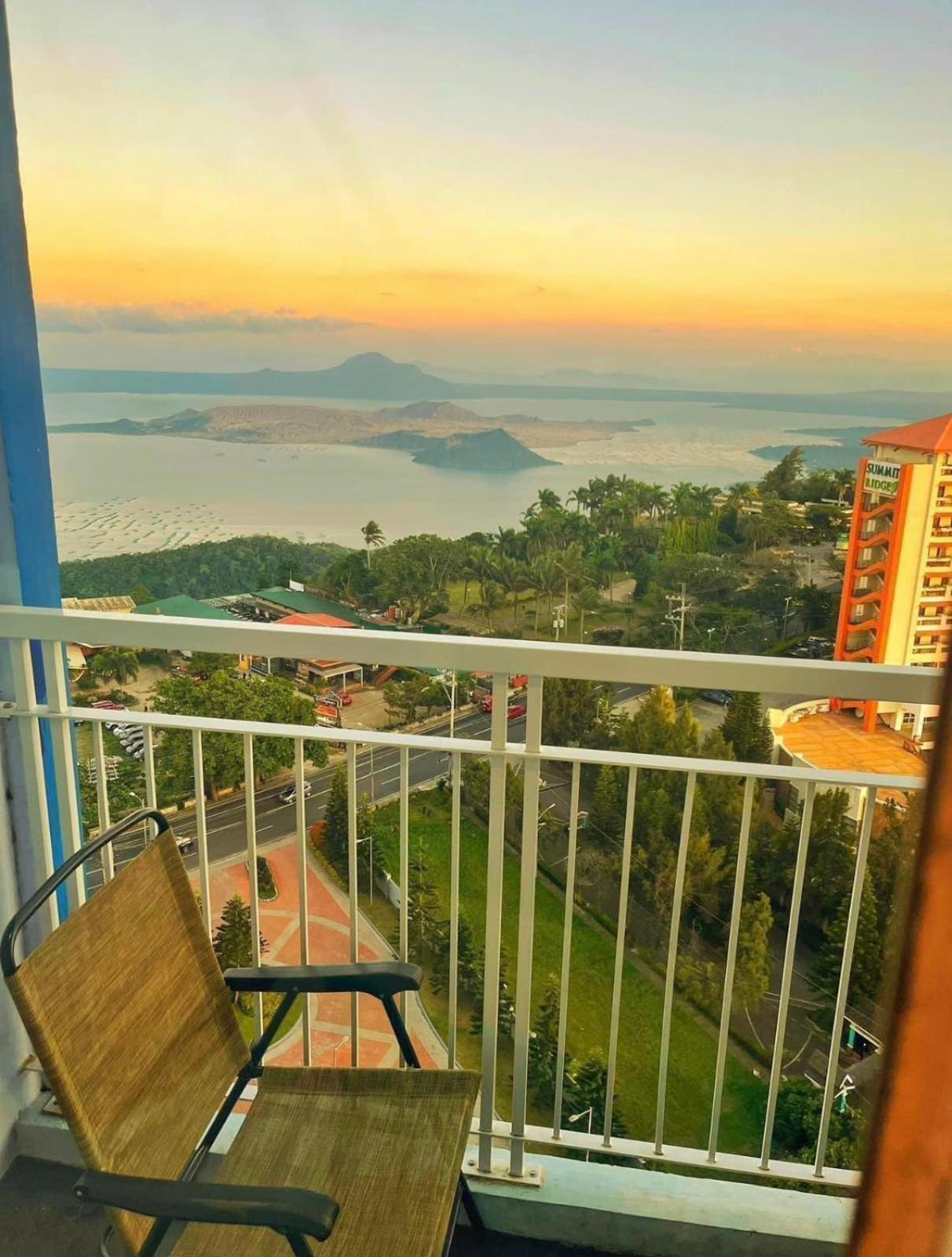 Jrt Suites Tagaytay タガイタイ エクステリア 写真